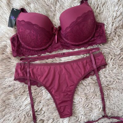 Conjunto Sensual Plus Size Jussara com cinta-liga